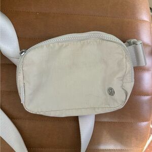 lululemon athletica cream belt bag